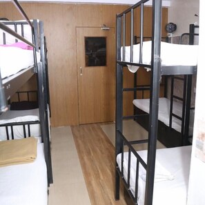 Felles sovesal – standard, for menn og kvinner (20 Beds)