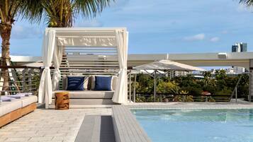 Outdoor pool, pool loungers