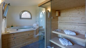 Shower, hair dryer, bidet, towels