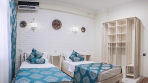 Superior Double Room Single Use | Desk, soundproofing, free WiFi