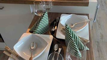 Kühlschrank, Ofen, Herdplatte, Geschirrspüler