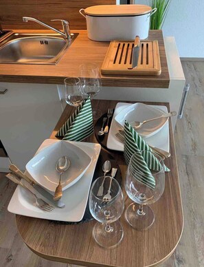 Kühlschrank, Ofen, Herdplatte, Geschirrspüler