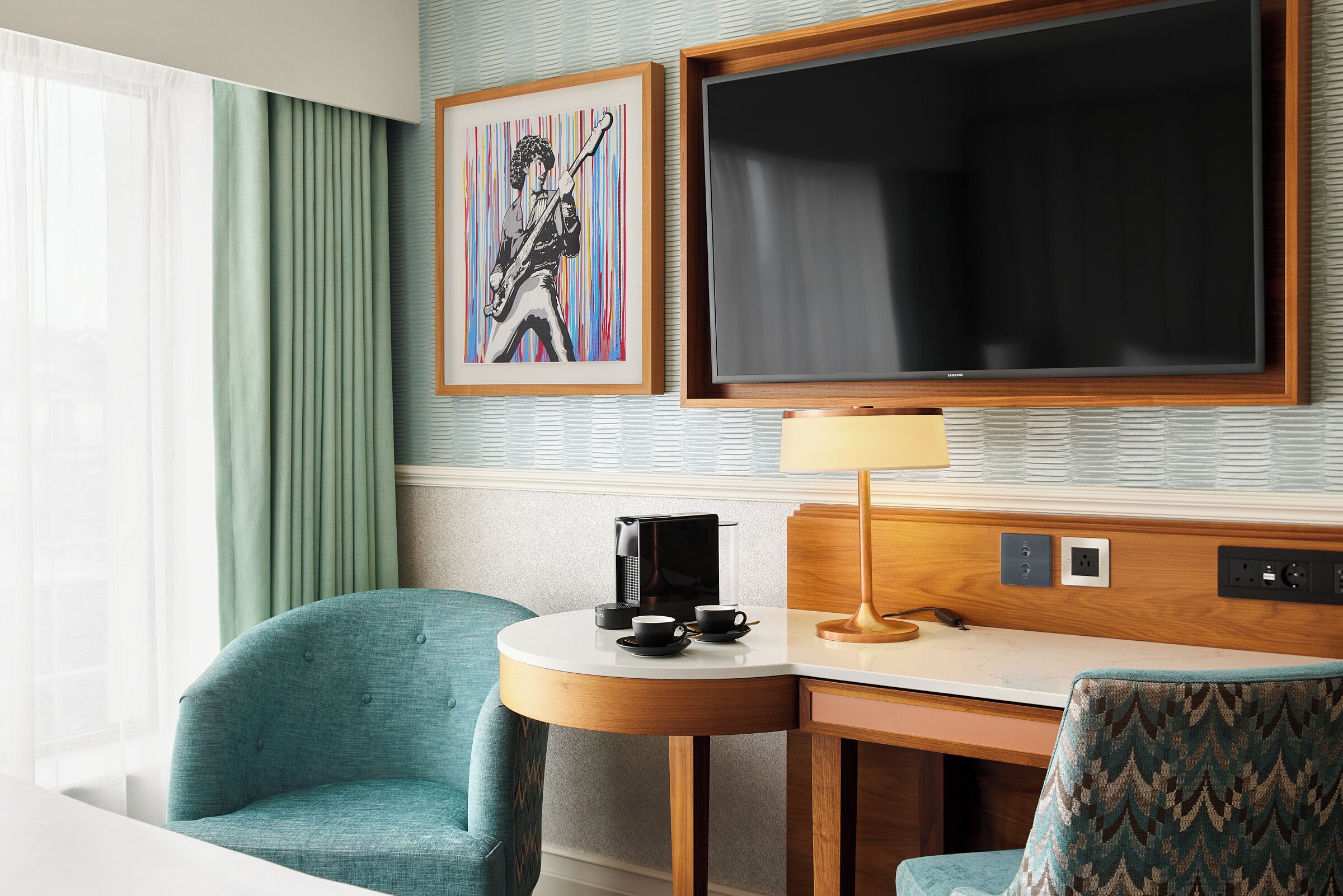 in-room safe, desk, laptop workspace, blackout curtains