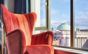 Suite | Egyptian cotton sheets, premium bedding, in-room safe, desk