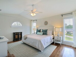 5 bedrooms, iron/ironing board, free WiFi, bed sheets