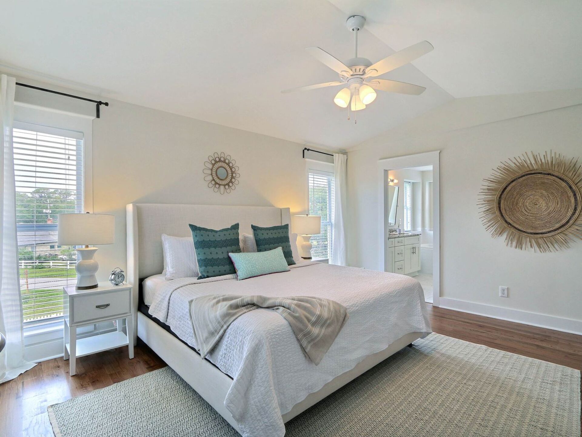 5 bedrooms, iron/ironing board, WiFi (free), bed sheets