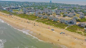 A coastal residential area with beachfront properties and a beach. - The Tayer-Soundfront at Ships Watch in Duck (Duck)