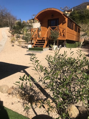 Exterior - Wooden trailer on the river (Tourrettes-sur-Loup)