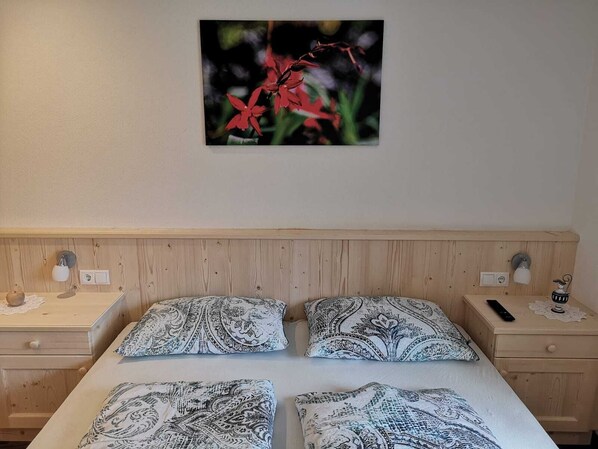 4 bedrooms, WiFi, bed sheets