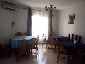 Breakfast, lunch and dinner served - Residence Paya (Dakar)