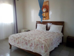 Double Room | Blackout drapes, cribs/infant beds, rollaway beds, free WiFi - Residence Paya (Dakar)