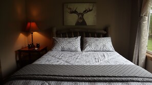 3 slaapkamers, een strijkplank/strijkijzer, gratis wifi, beddengoed