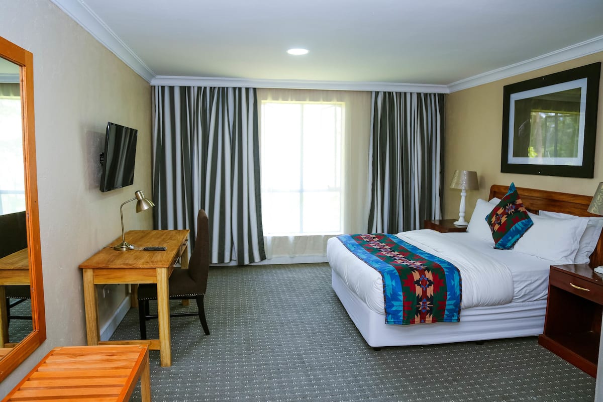 In-room safe, desk, laptop workspace, blackout drapes