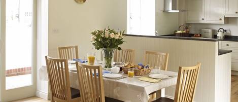 Luxury Cottage, Ensuite, Garden View (Orchard Cottage) | Restaurant