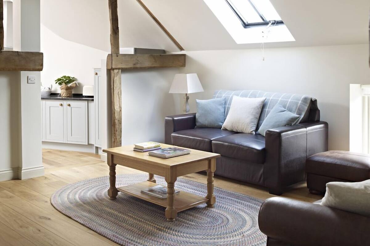Luxury Apartment, Ensuite, Courtyard View (Hayloft) | Lounge