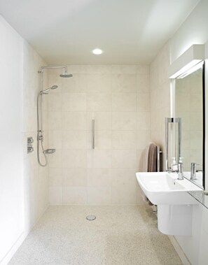 Studio Luxe, accessible aux personnes à mobilité réduite (The Stable accessible) | Salle de bain
