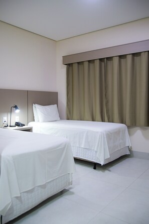 Single Executive | Laptop workspace, free WiFi, bed sheets, wheelchair access - Hotel Serra Do Roncador (Agua Boa)