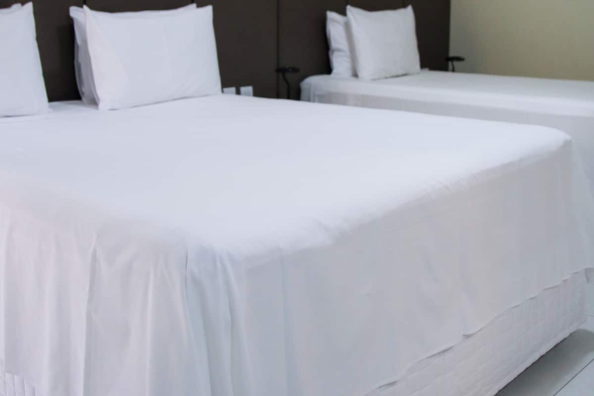 Triple Executive | Laptop workspace, free WiFi, bed sheets, wheelchair access
