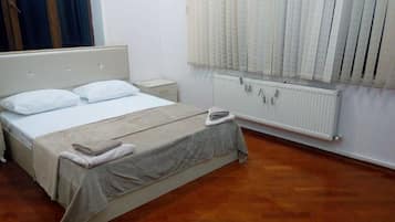 Ropa de cama de alta calidad, cortinas blackout y insonorización