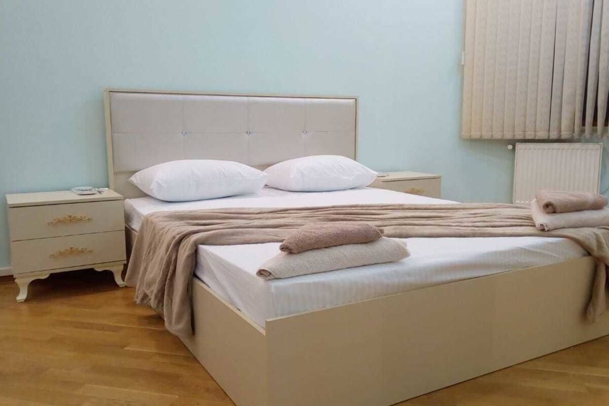 Premium bedding, blackout drapes, soundproofing
