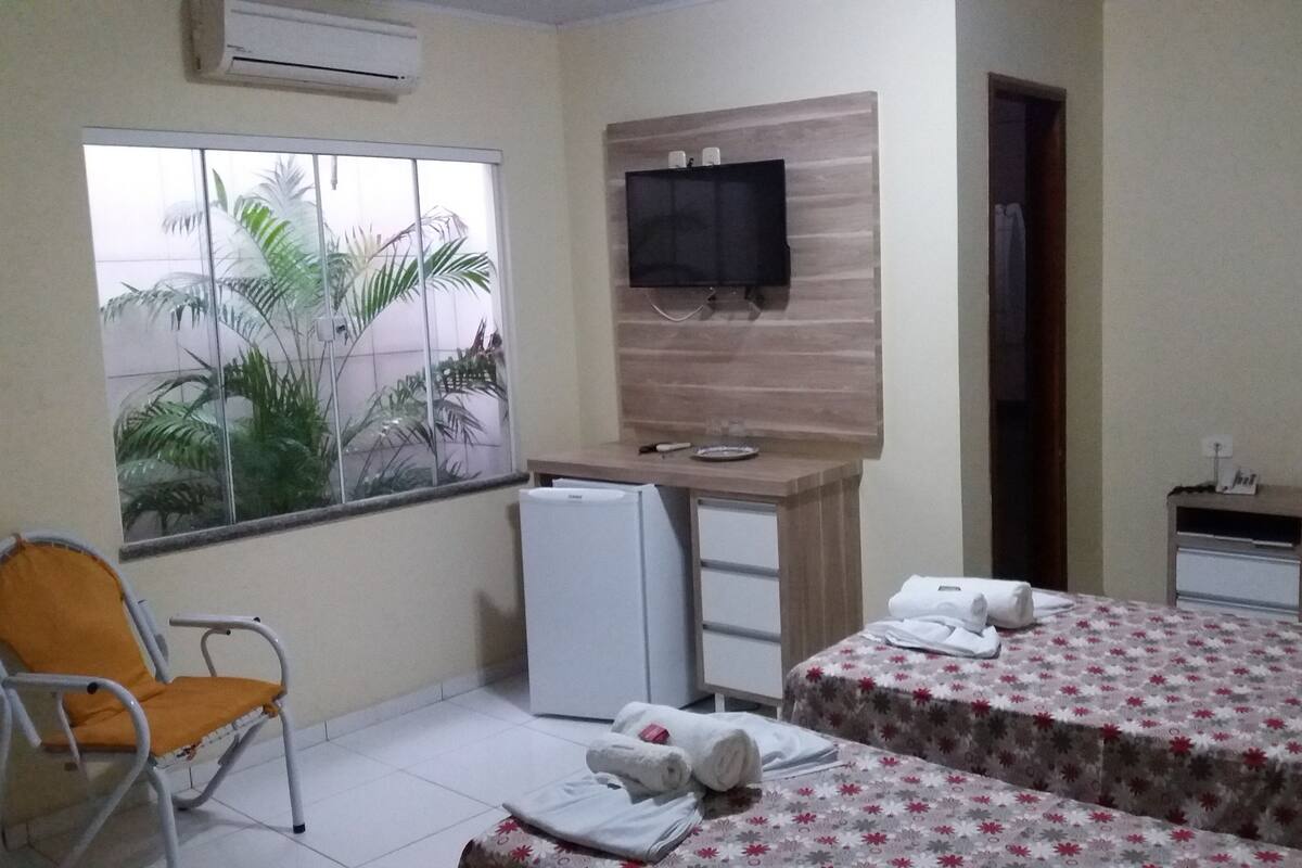 Double Room, 2 Katil Bujang (Single) | Bar mini, Wi-fi percuma, cadar katil