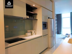 Fridge, microwave, stovetop, electric kettle