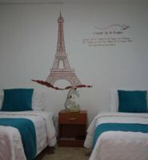 Double Room, Multiple Beds | Free WiFi, bed sheets