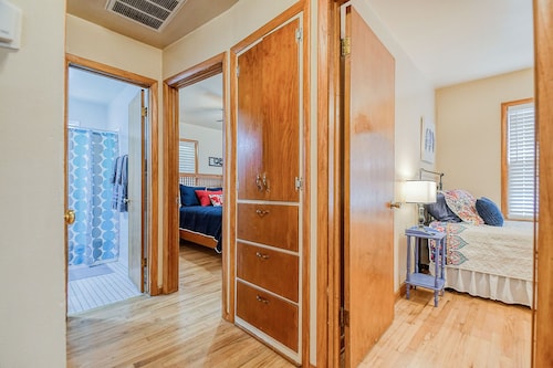 Oklahoma Themed 3 BED with lots of parking!   SHORT OR EXTENDED STAY!