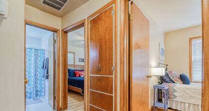 Oklahoma Themed 3 BED with lots of parking! SHORT OR EXTENDED STAY!