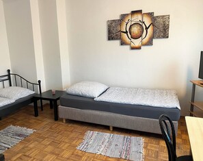 4 makuuhuonetta, Wi-Fi, vuodevaatteet