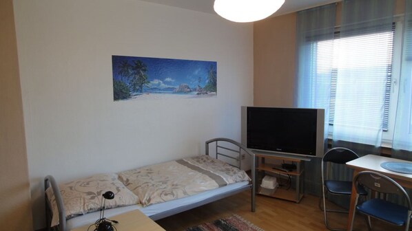 4 bedrooms, WiFi, bed sheets