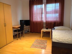 4 bedrooms, WiFi, bed sheets