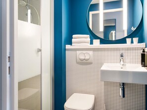 Habitación, 2 camas individuales | Insonorización, wifi gratis y ropa de cama 