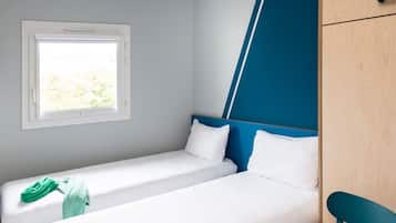 Soundproofing, free WiFi, bed sheets