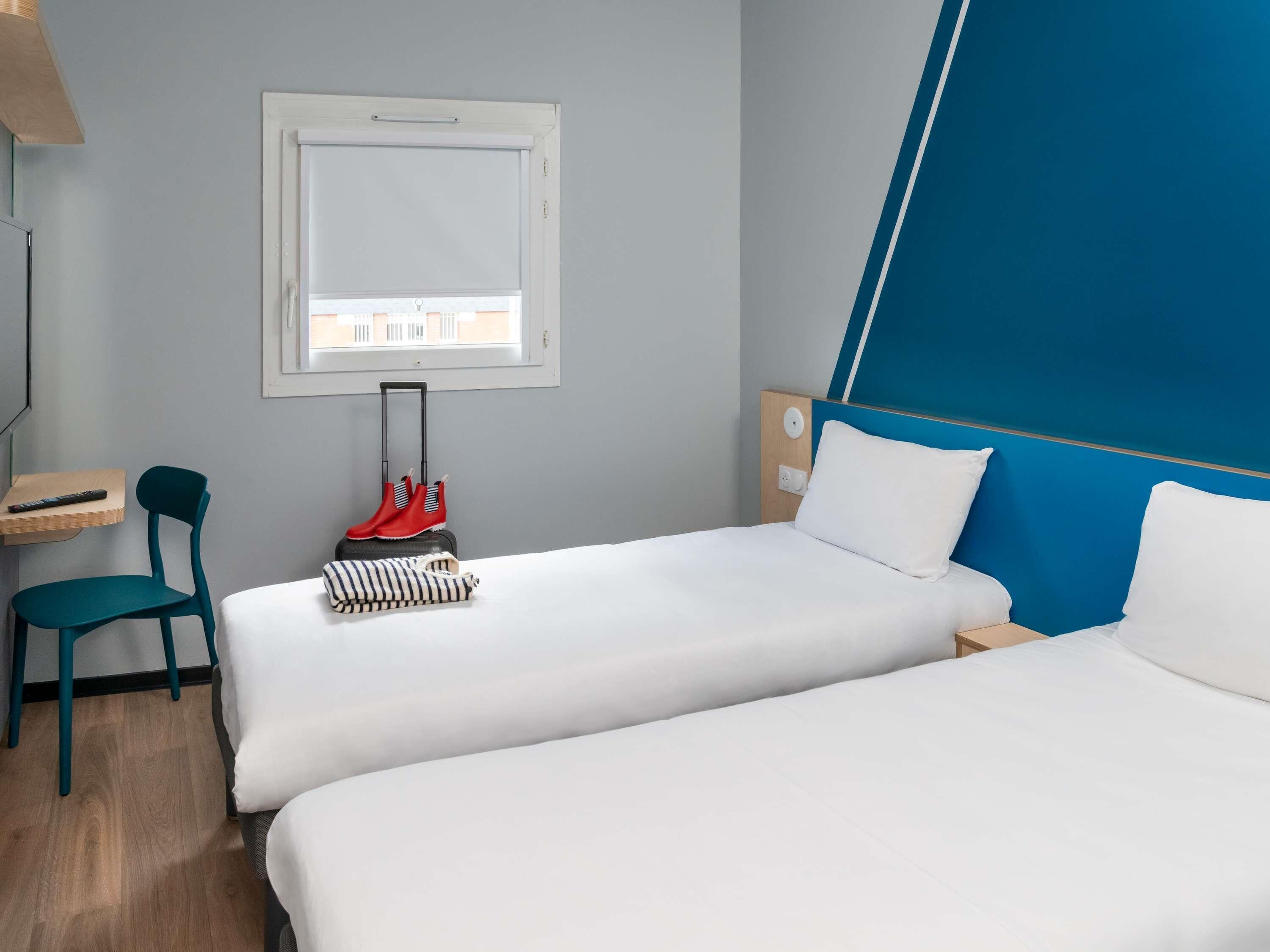Room, 2 Twin Beds | Soundproofing, free WiFi, bed sheets