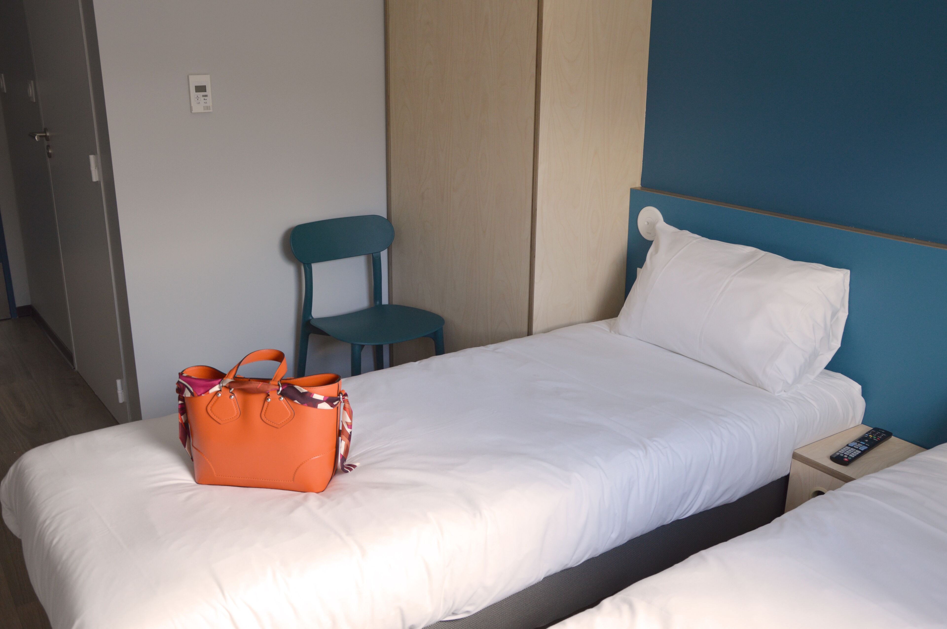 room, 2 single beds | soundproofing, free wifi, bed sheets