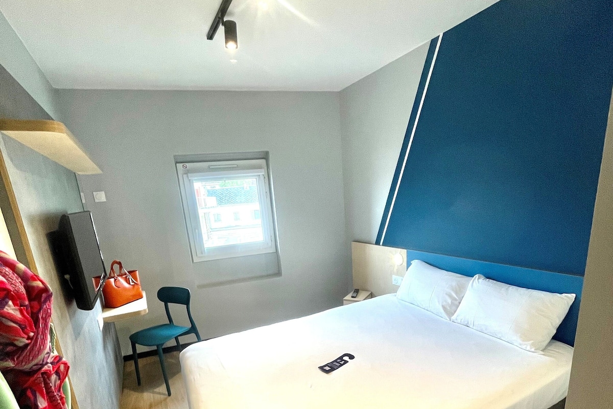 Double Room, 1 Double Bed | Soundproofing, free WiFi, bed sheets
