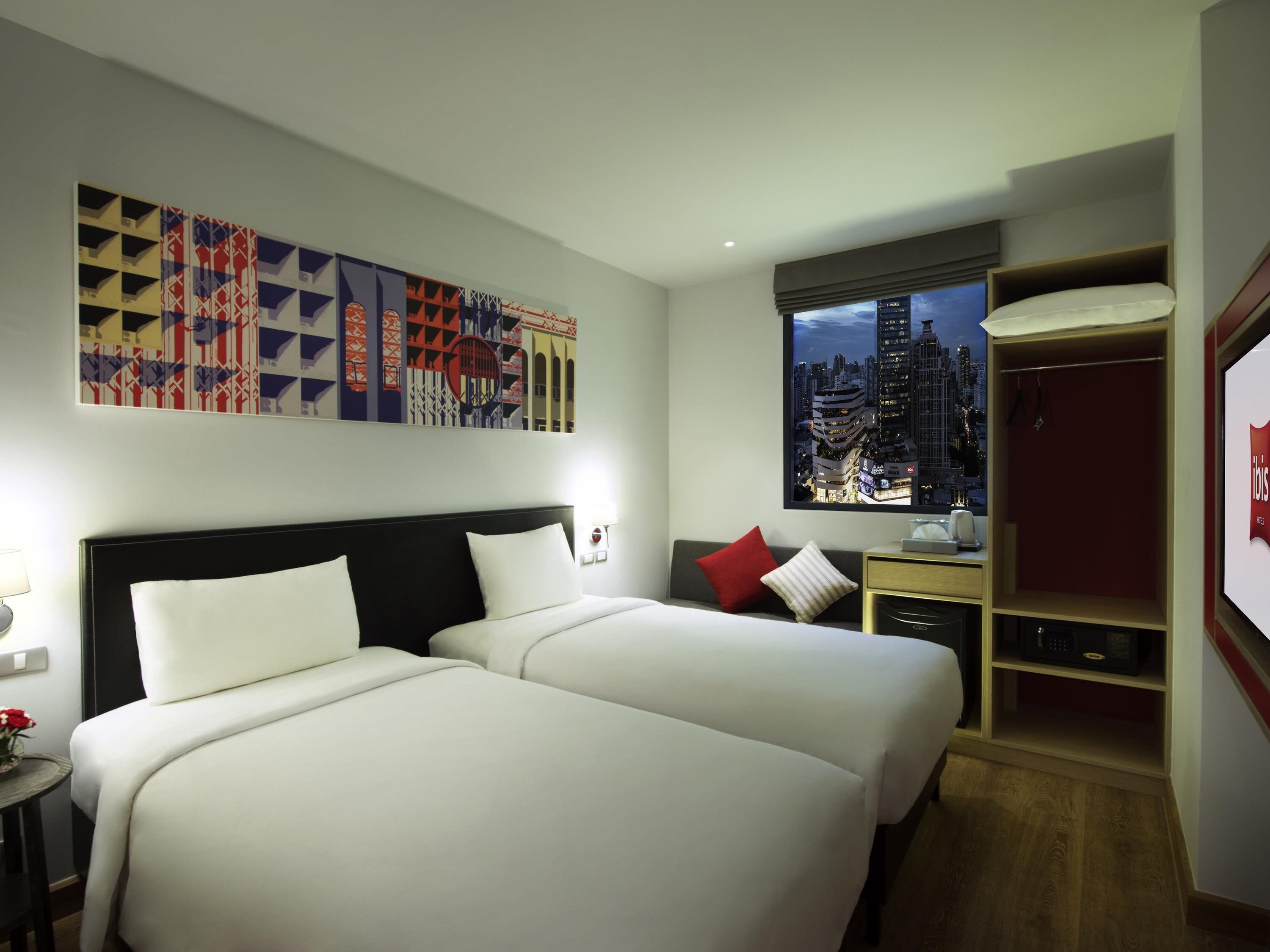 standard room, 2 single beds | in-room safe, desk, free cots/infant beds, free wifi