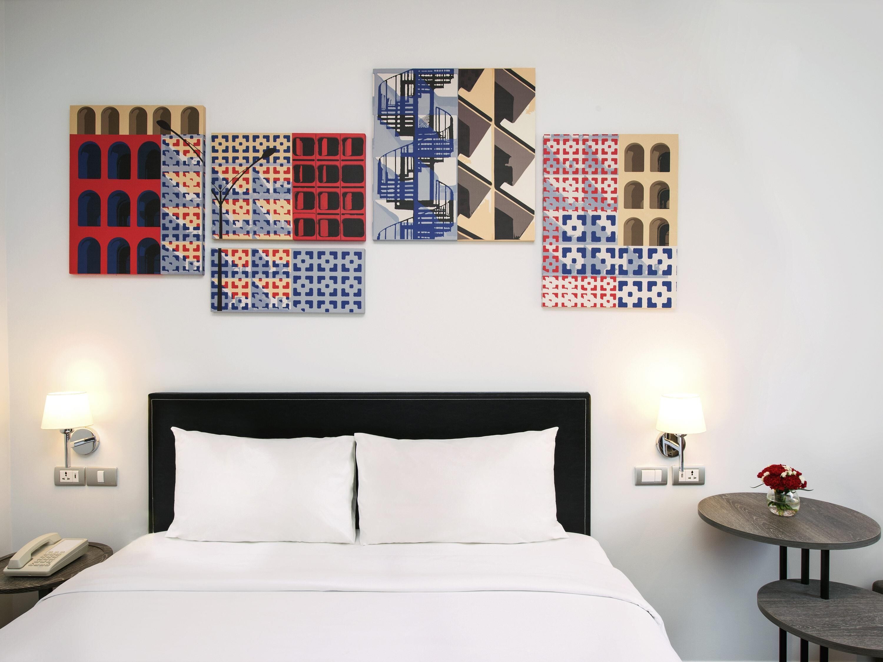 standard room, 1 queen bed | in-room safe, desk, free cots/infant beds, free wifi