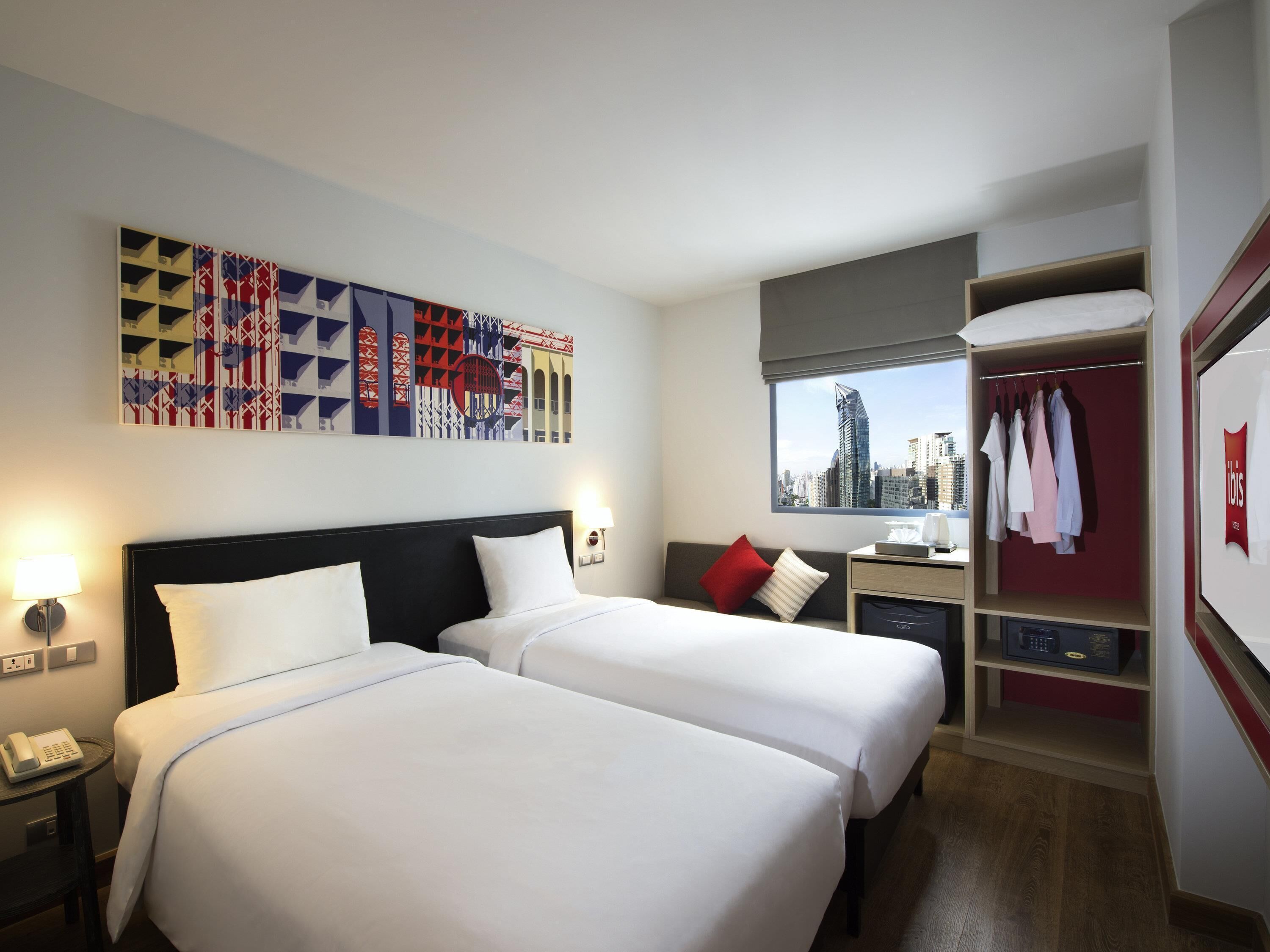 Standard Room, 2 Katil Bujang (Single) | Peti besi dalam bilik, meja, katil bayi/kot (percuma), Wi-fi percuma 