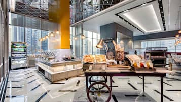 Petit déjeuner servi sur place