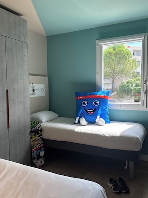 Individually furnished, laptop workspace, soundproofing, free WiFi - ibis budget Montpellier Nord (Montpellier)