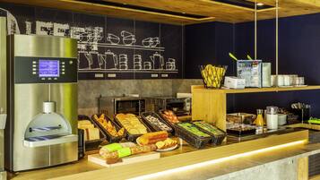 Morgenmadsbuffet hver dag (9 EUR pr. person)