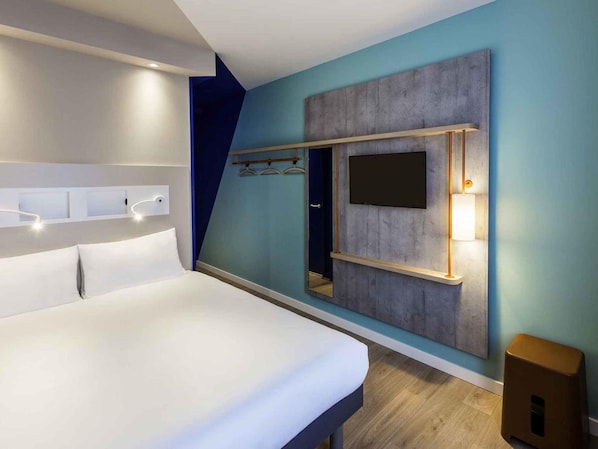 Double Room | Individually furnished, laptop workspace, soundproofing, free WiFi