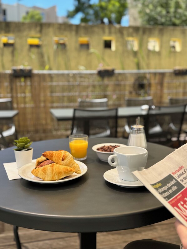 Terrace/patio - ibis budget Montpellier Nord (Montpellier)