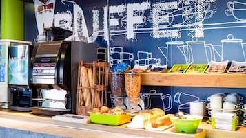 Desayuno buffet (EUR 9 por persona)