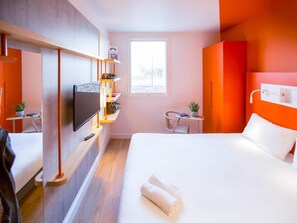 Individually furnished, laptop workspace, soundproofing, free WiFi - ibis budget Montpellier Nord (Montpellier)