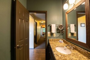 Unclassified image, 5 of 46, button