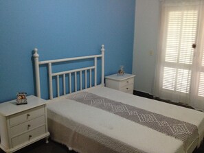 4 quartos, cofres nos quartos