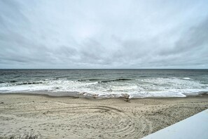 On the beach - Ocean Dunes Kure Beach Condo w/ Balcony & Pool (Kure Beach)
